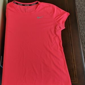 Nike top